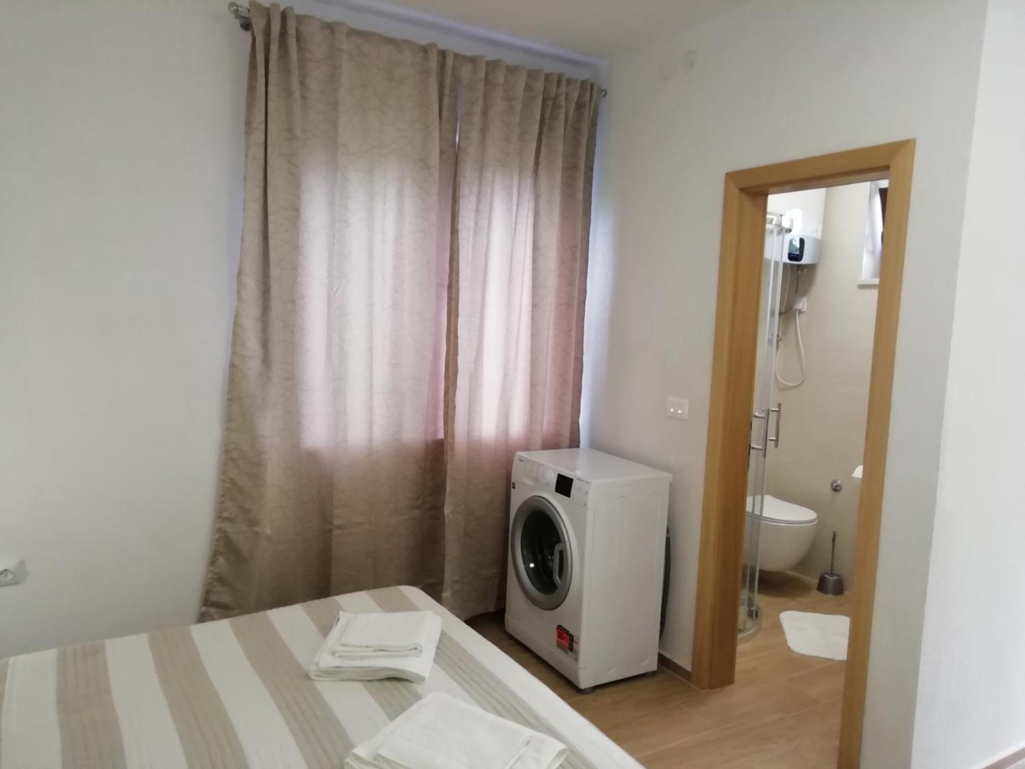 נין Apartments Valentina-B מראה חיצוני תמונה